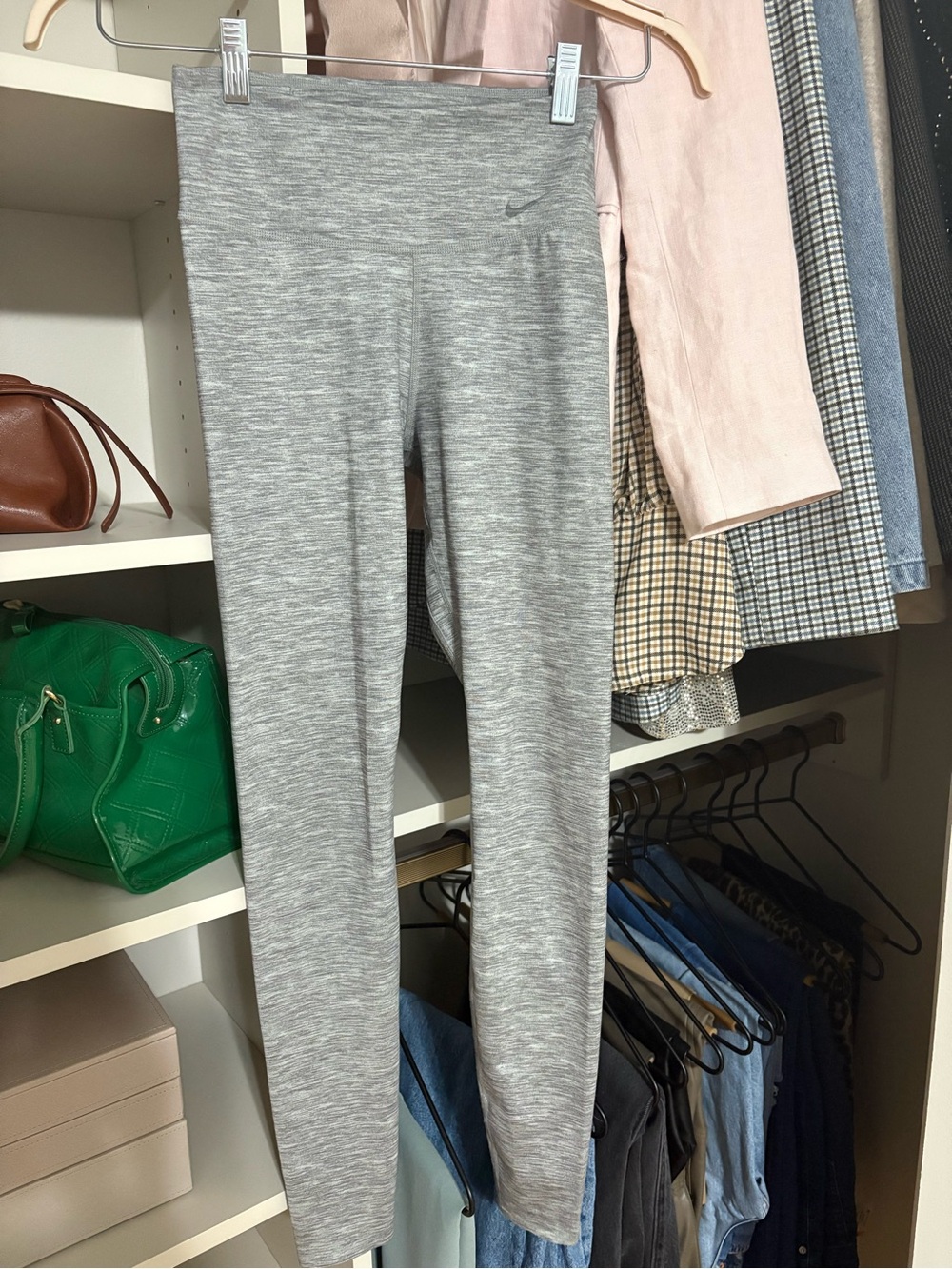 Nike Light Gray High-Rise Leggings